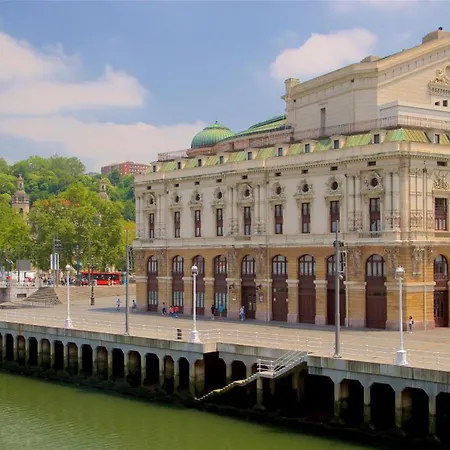 Confortable Piso En El Puerto Viejo De Algorta, A 7 Min De La Playa *