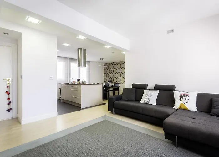 Confortable Piso En El Puerto Viejo De Algorta, A 7 Min De La Playa *