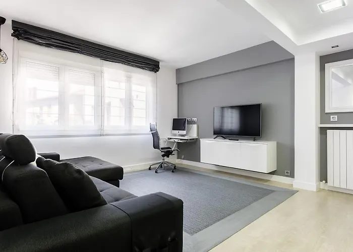 Confortable Piso En El Puerto Viejo De Algorta, A 7 Min De La Playa Apartment *